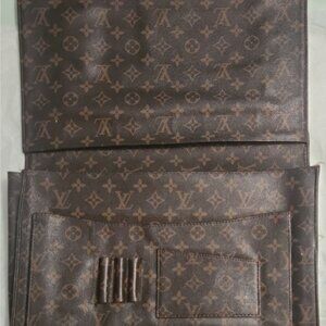 Unisex Iconic Rare Original Louis Vuitton Monogram briefcase